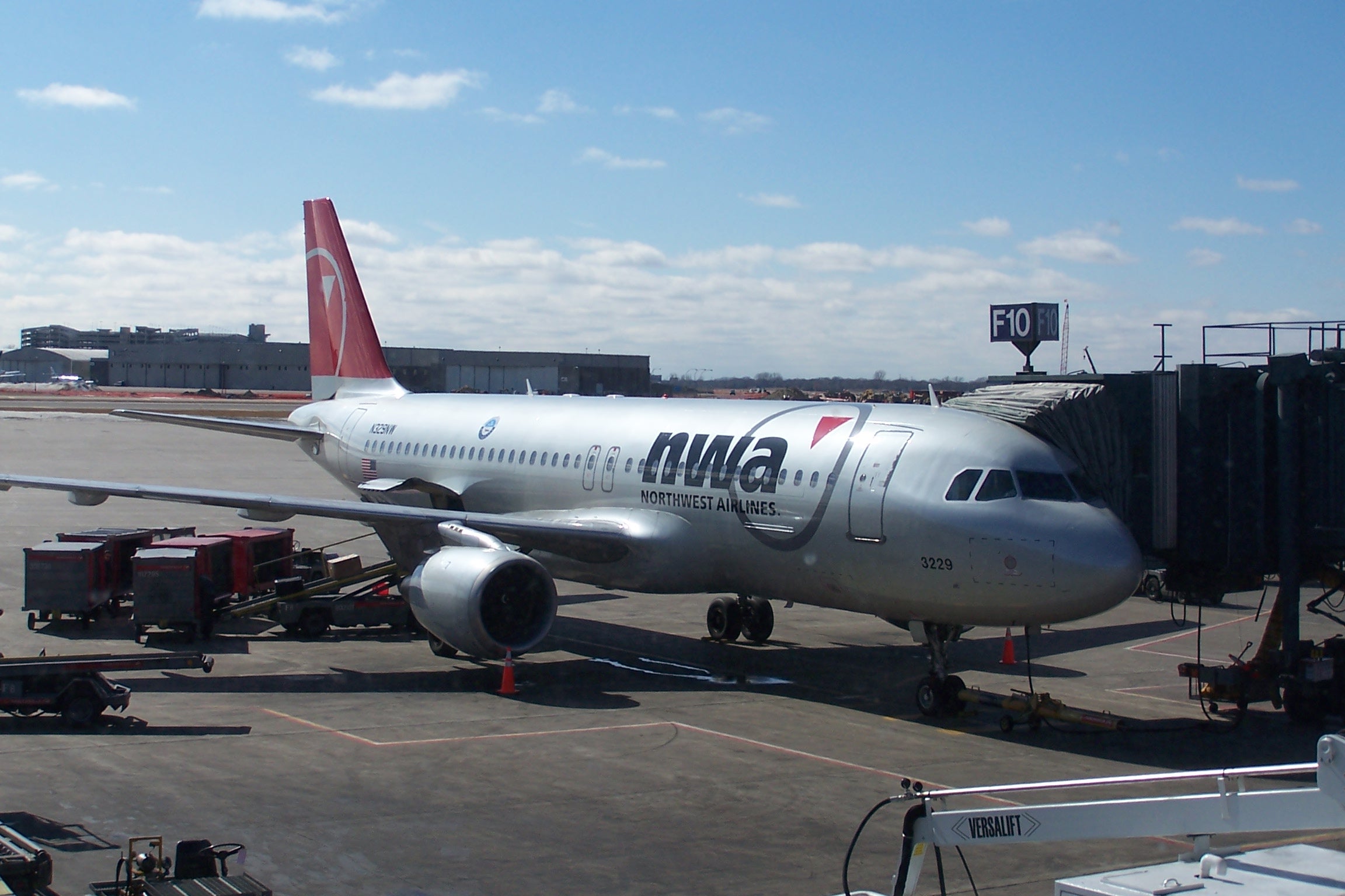 Travel Gear – Northwest Airlines History Center